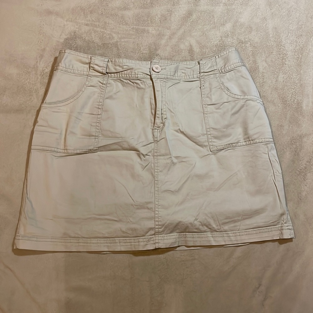 St. John’s bay khaki skort